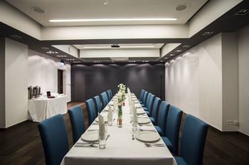 Mhotel